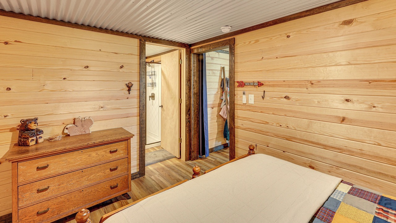 Photo of Bedroom in Amity