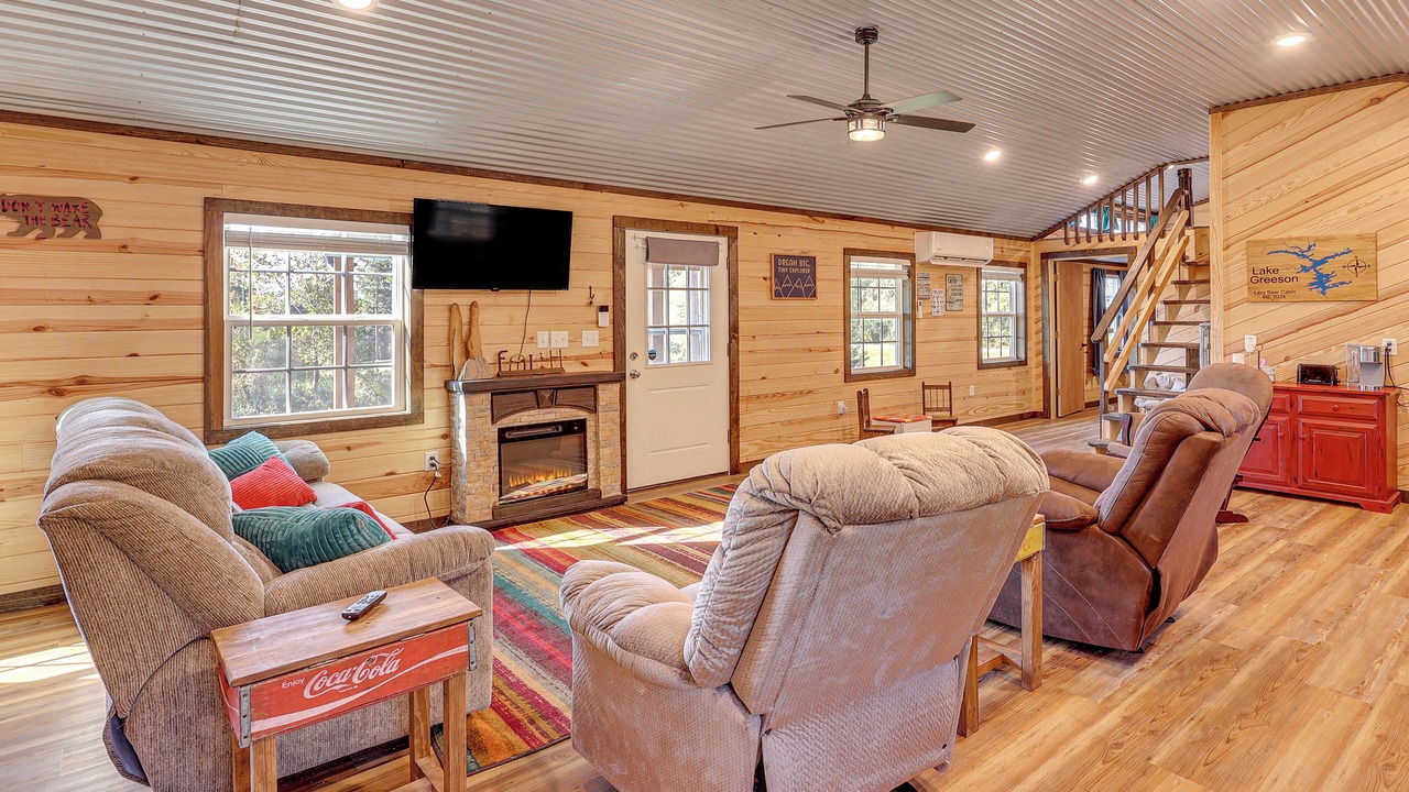 Photo of Livingroom in Amity