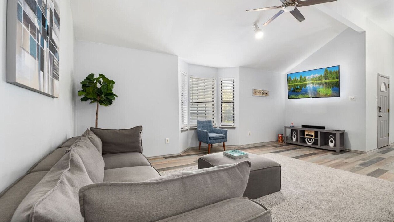 Photo of Livingroom in Buckner Terrace - Everglade Park