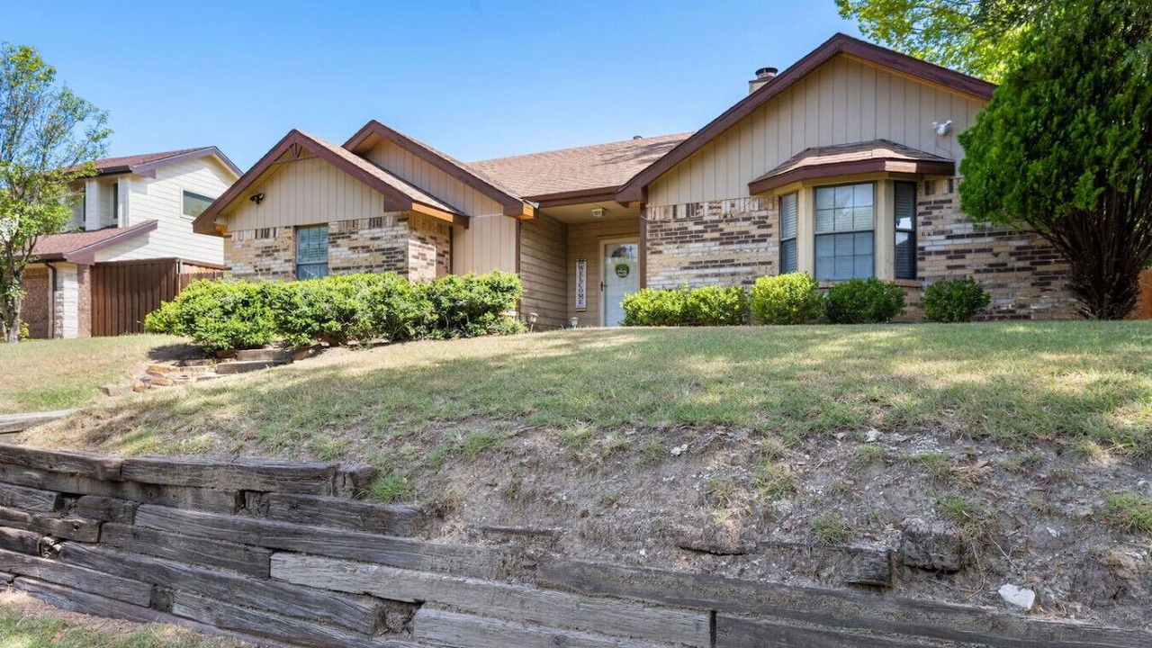 Photo of Outdoor in Buckner Terrace - Everglade Park