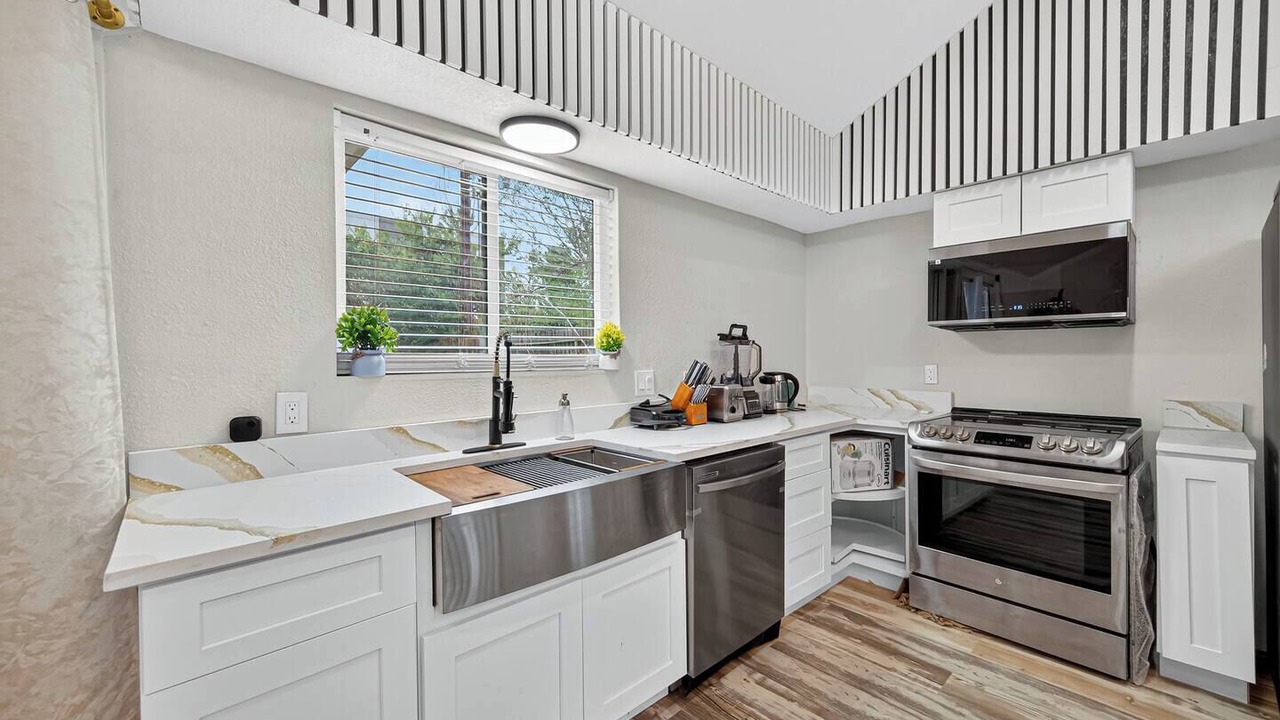 Photo of Kitchen in Garden Oaks