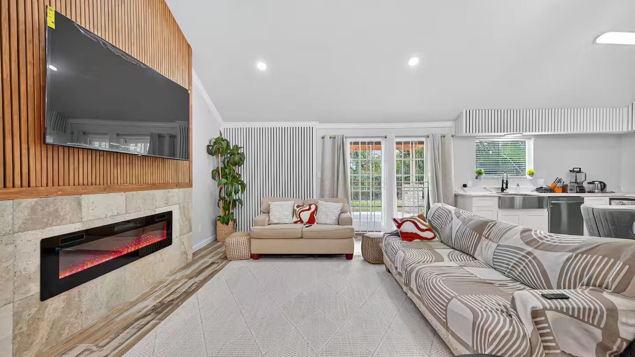 Photo of Livingroom in Garden Oaks