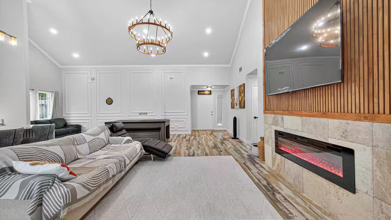 Photo of Livingroom in Garden Oaks