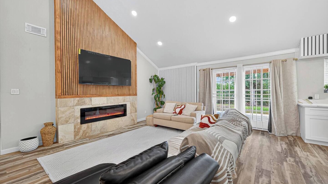 Photo of Livingroom in Garden Oaks