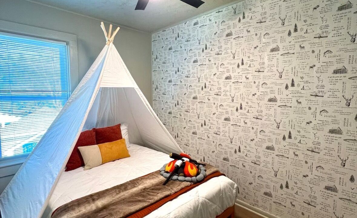 Photo of Bedroom in Warrensburg