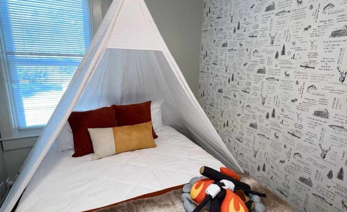 Photo of Bedroom in Warrensburg