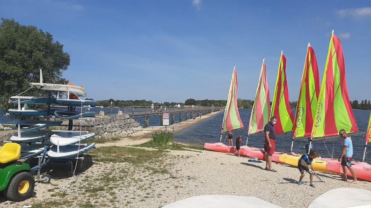 Photo of Others in Droyes