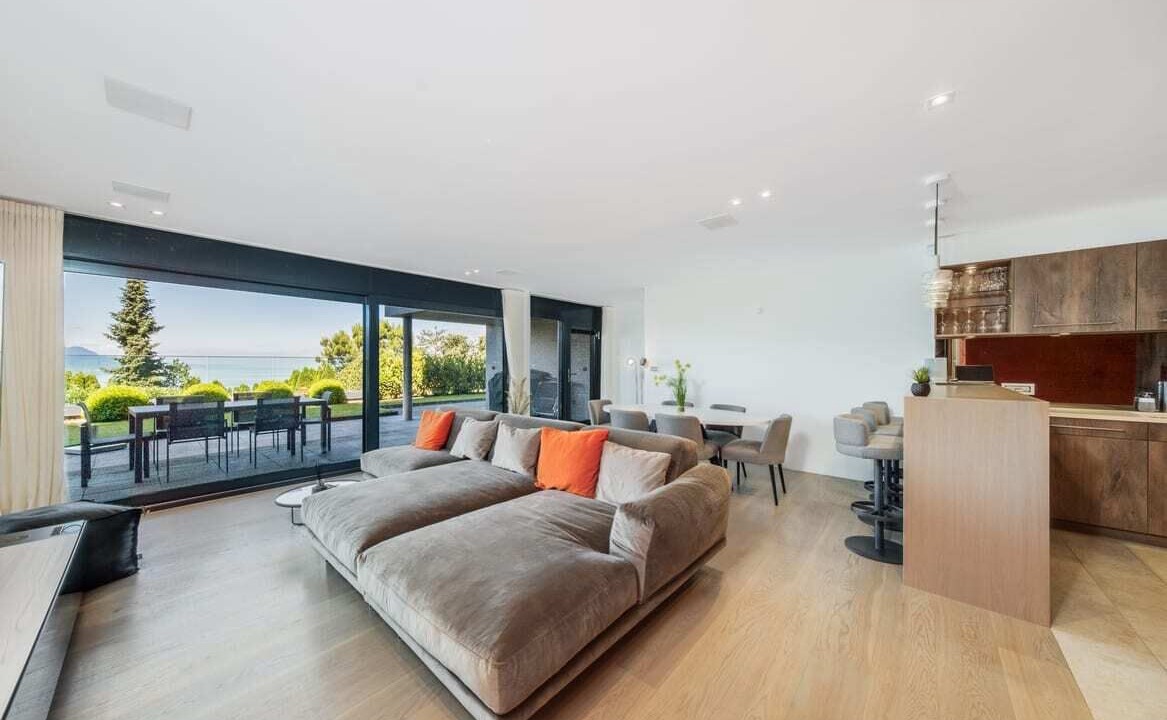 Photo of Livingroom in Montreux