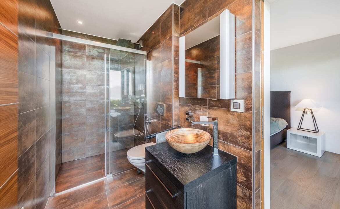 Photo of Bathroom in Montreux