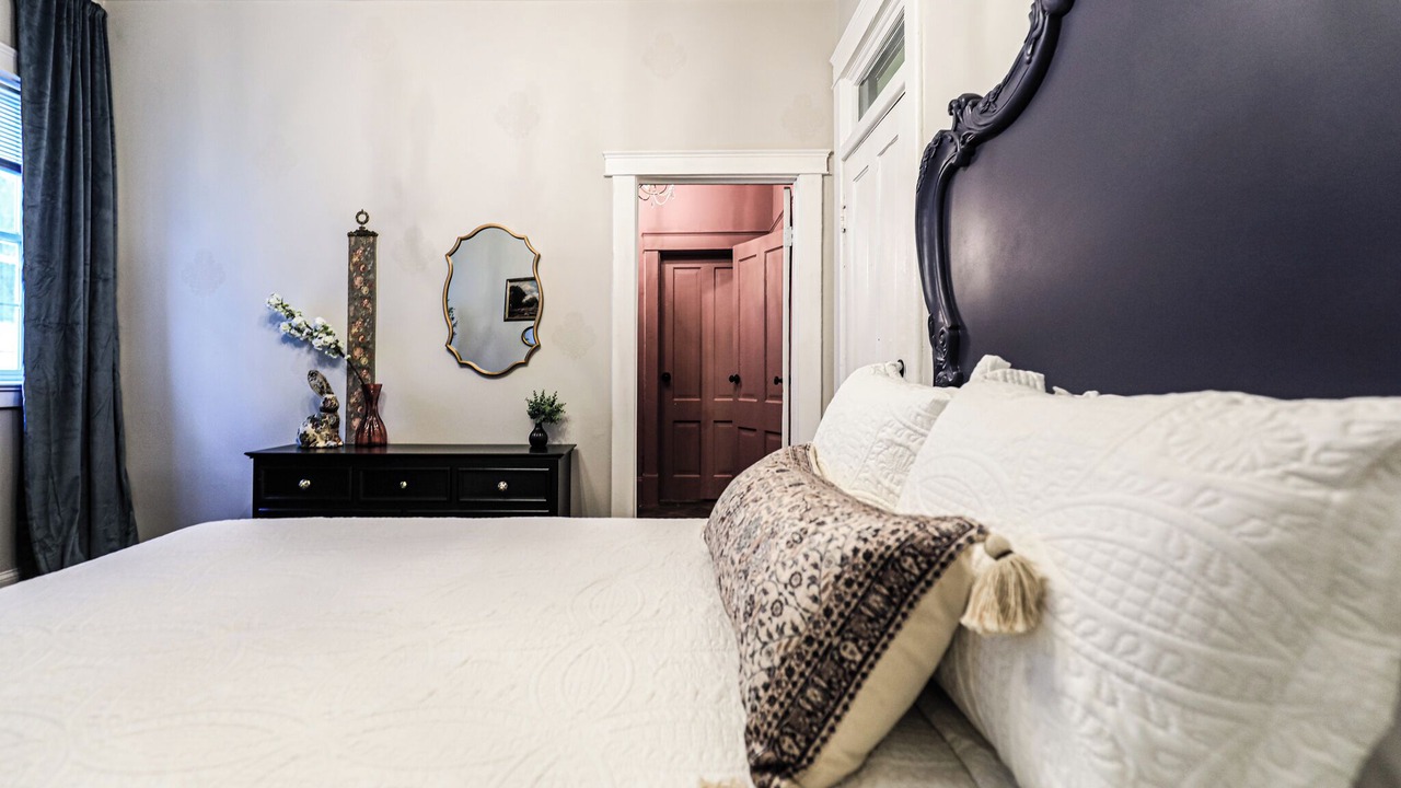 Photo of Bedroom in Midtown