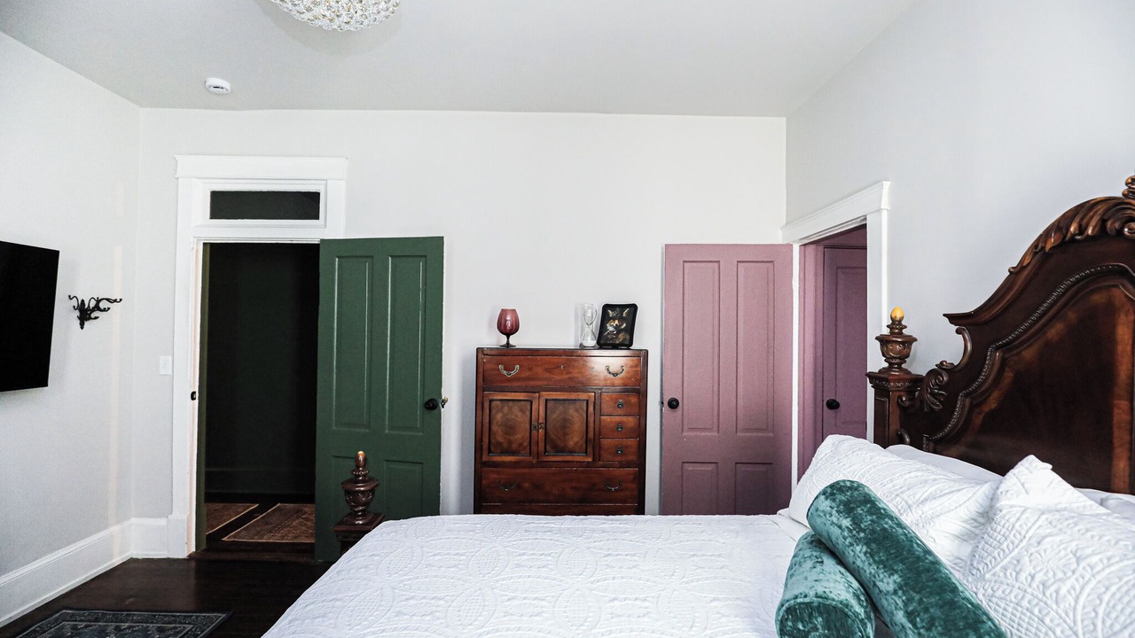 Photo of Bedroom in Midtown