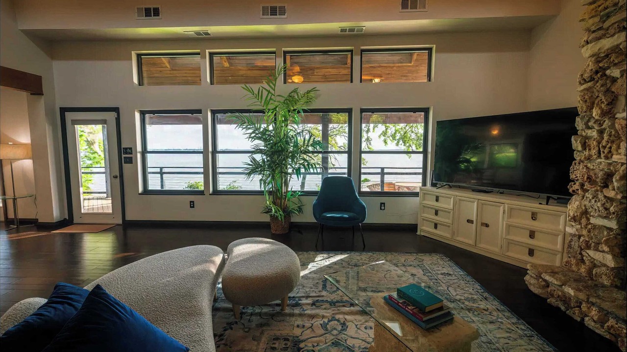 Photo of Livingroom in Barrett