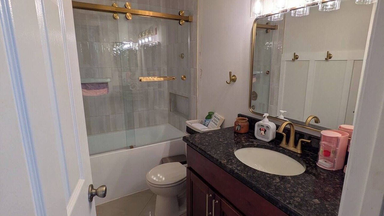 Photo of Bathroom in Tropic