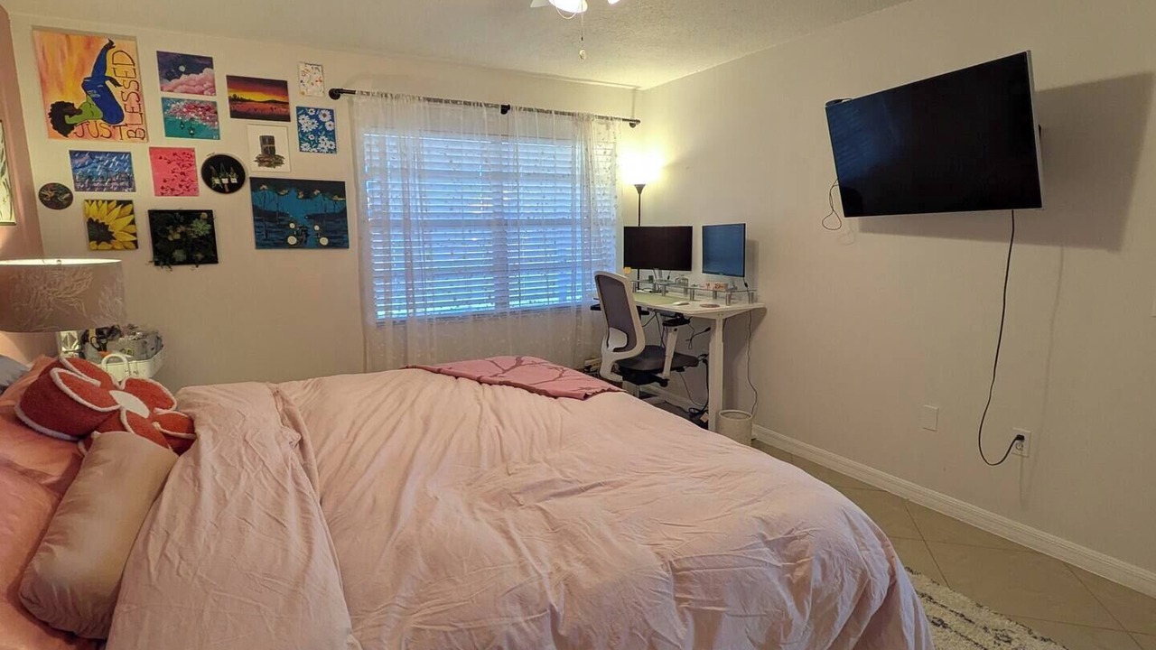 Photo of Bedroom in Tropic