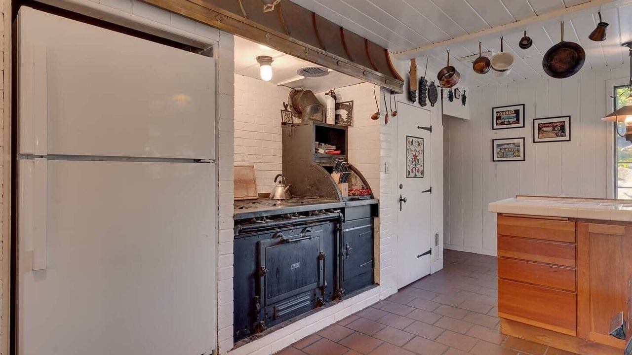 Photo of Kitchen in Tahoe National Forest