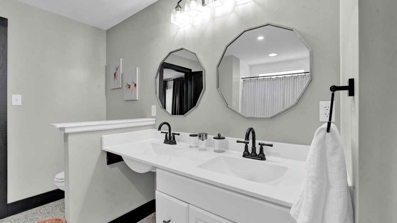 Photo of Bathroom in Lakeland