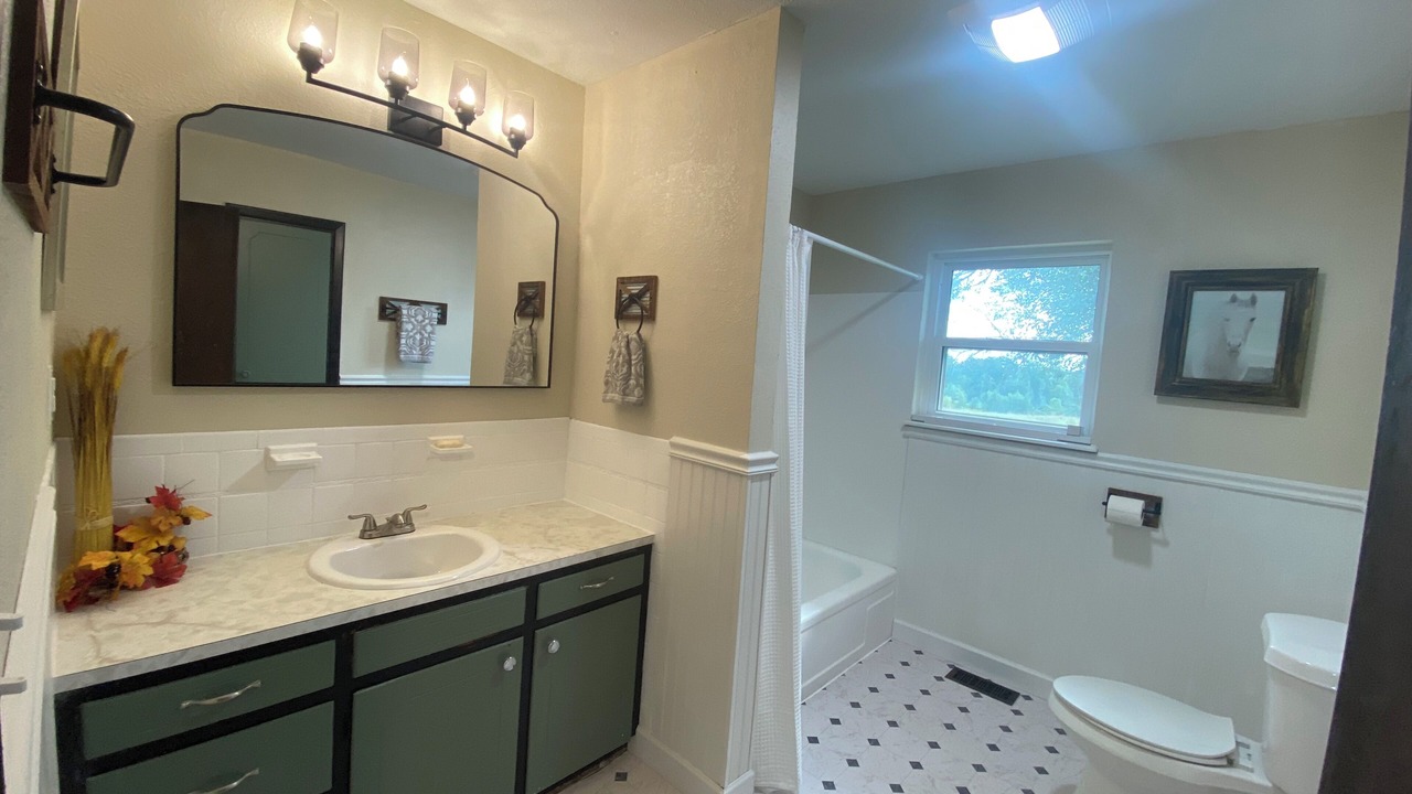 Photo of Bathroom in Pauls Valley