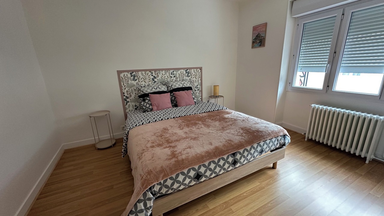 Photo of Bedroom in Pontorson