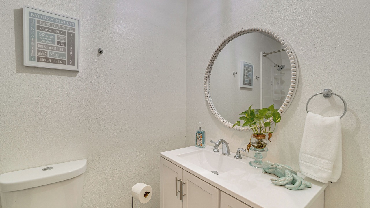 Photo of Bathroom in Gulf Cove