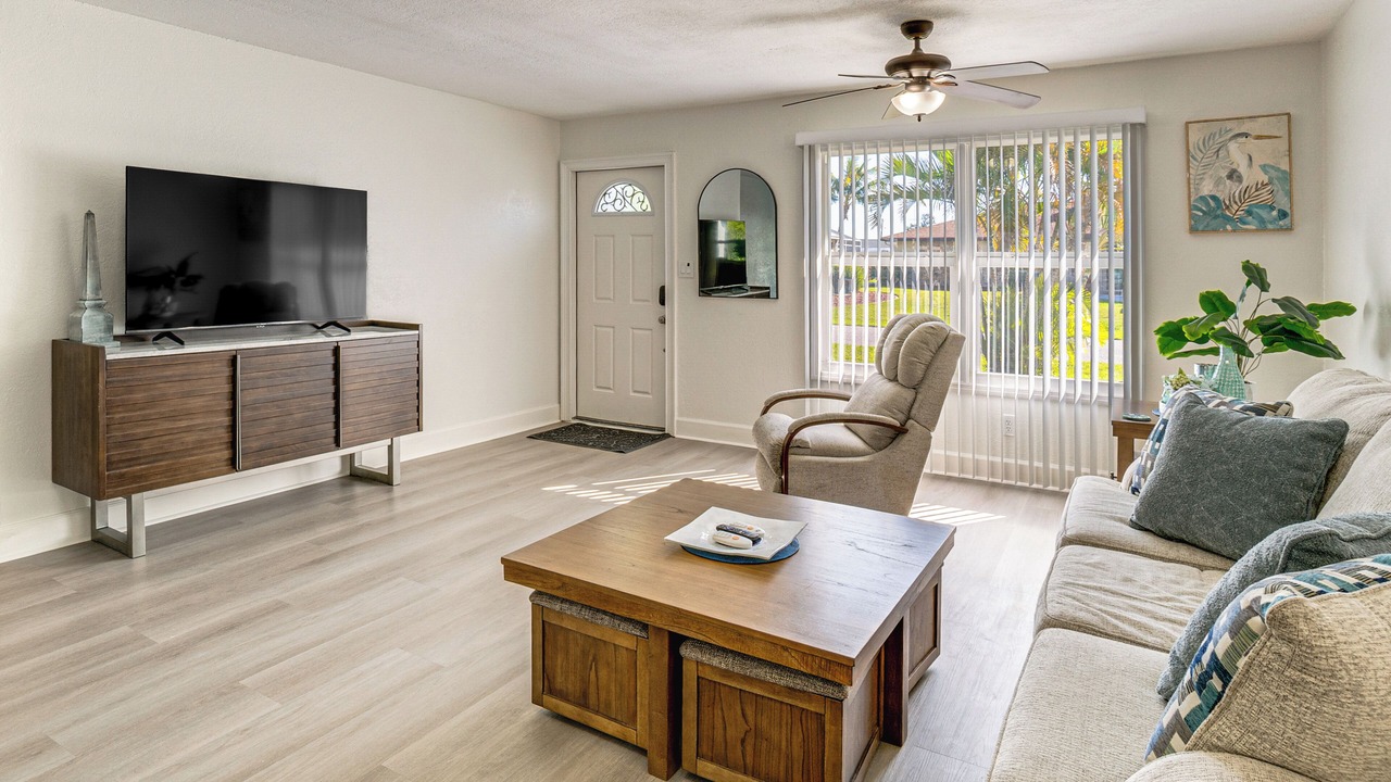 Photo of Livingroom in Gulf Cove