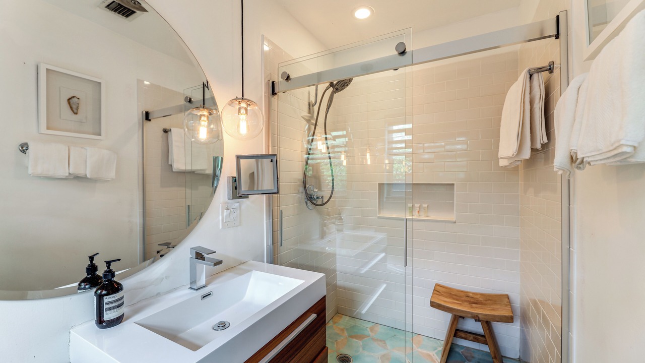 Photo of Bathroom in Parrot Cove