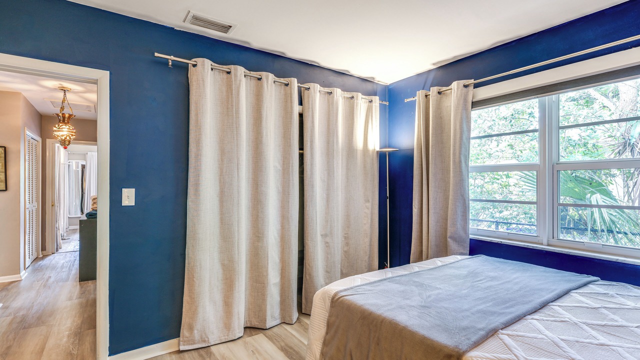 Photo of Bedroom in Parrot Cove