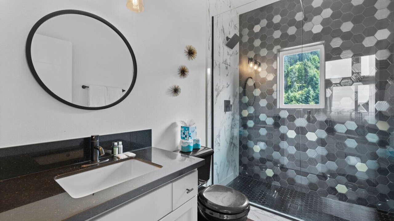 Photo of Bathroom in Neskowin