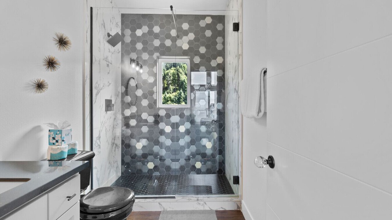 Photo of Bathroom in Neskowin