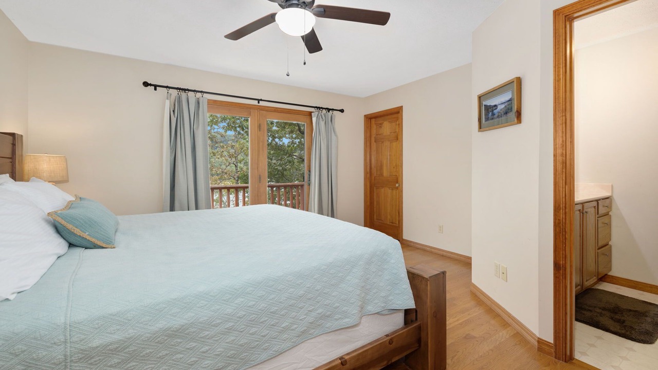 Photo of Bedroom in Eureka Springs