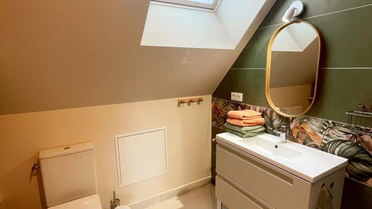 Photo of Bathroom in Manthelan