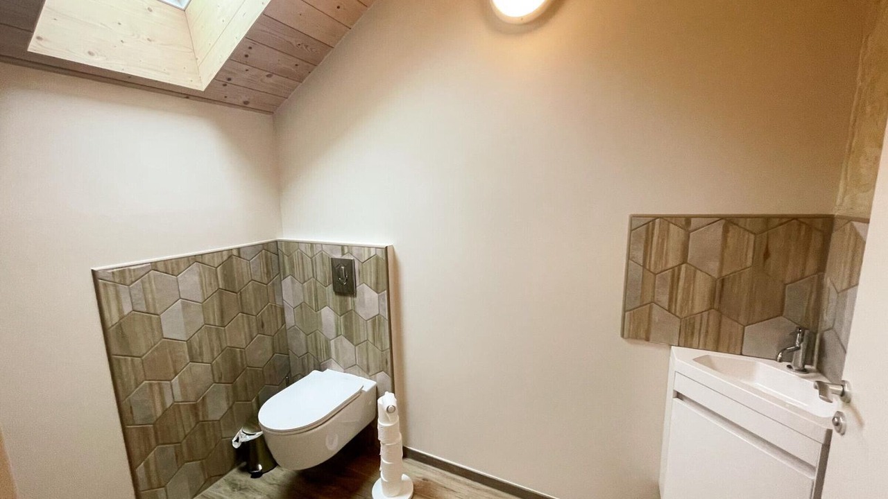 Photo of Bathroom in Manthelan