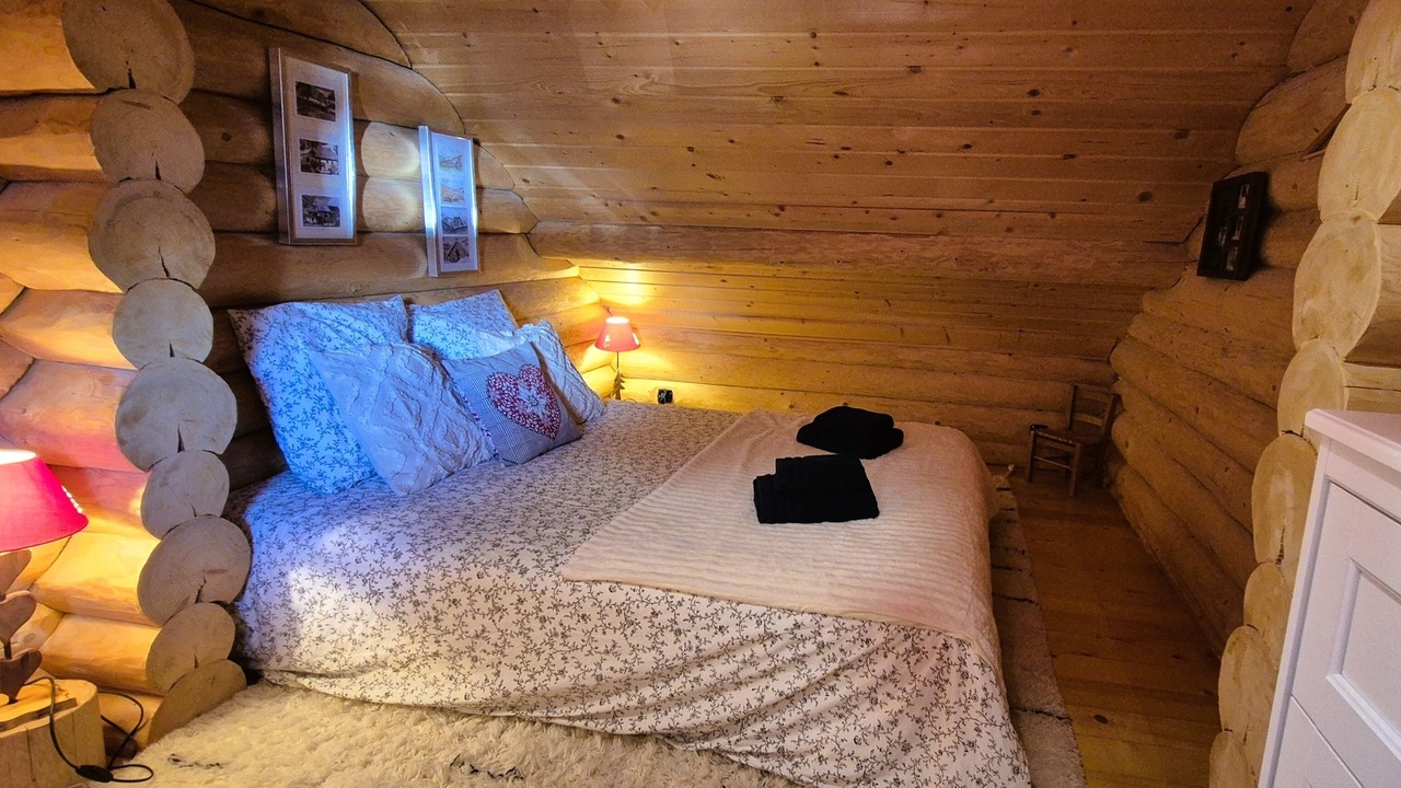 Photo of Bedroom in Allos