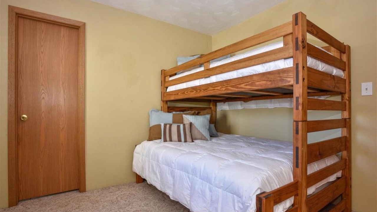 Photo of Bedroom in Seven Springs