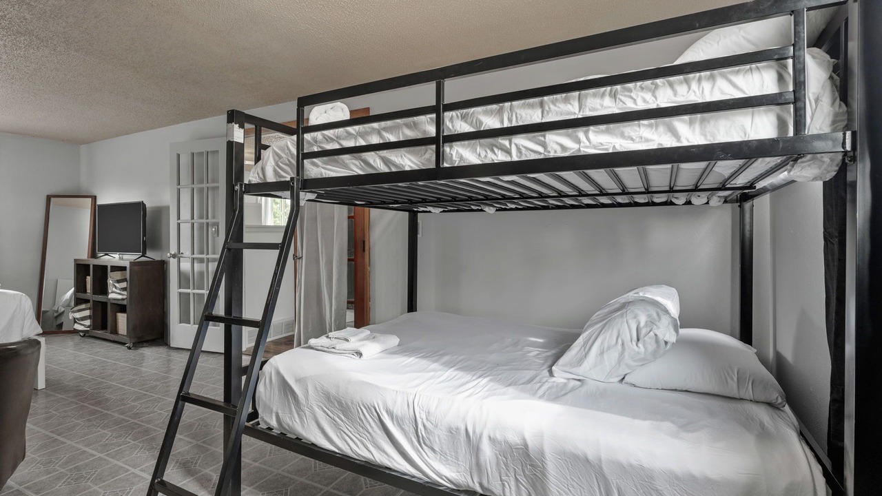 Photo of Bedroom in Cimarron Hills