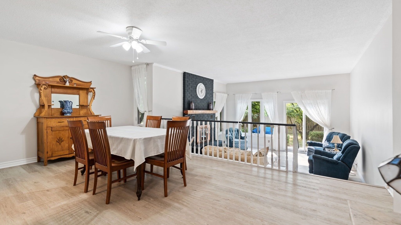 Photo of Livingroom in Amherstview