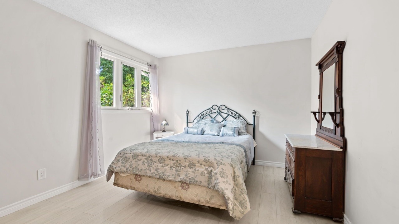Photo of Bedroom in Amherstview
