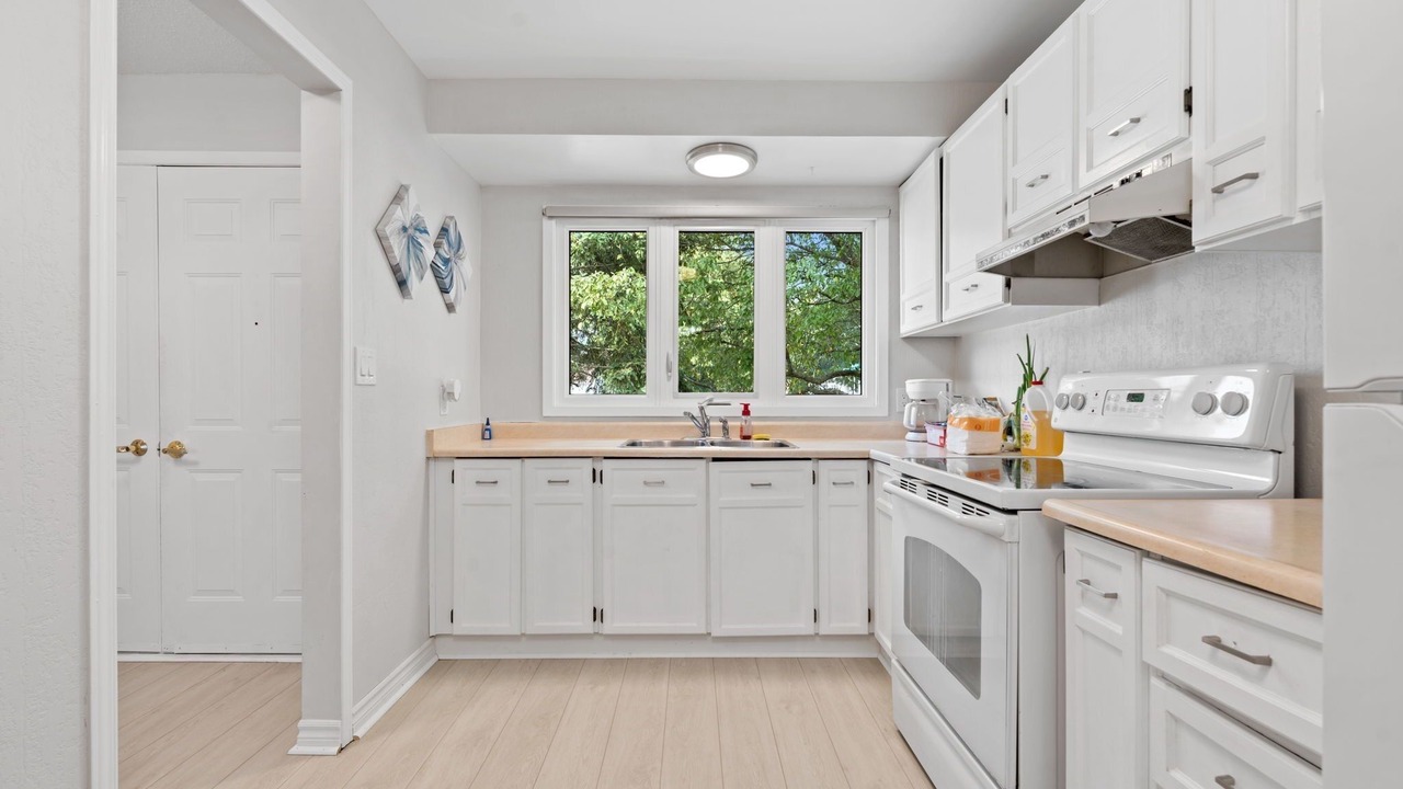 Photo of Kitchen in Amherstview