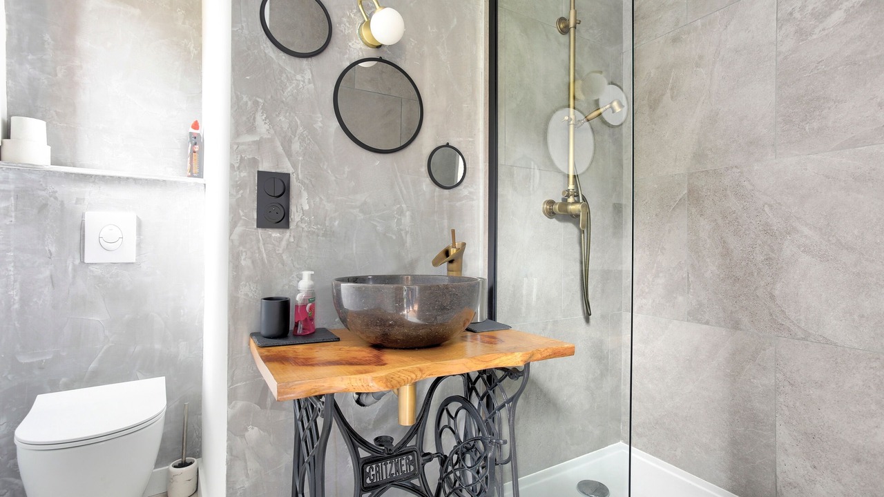 Photo of Bathroom in Dinan