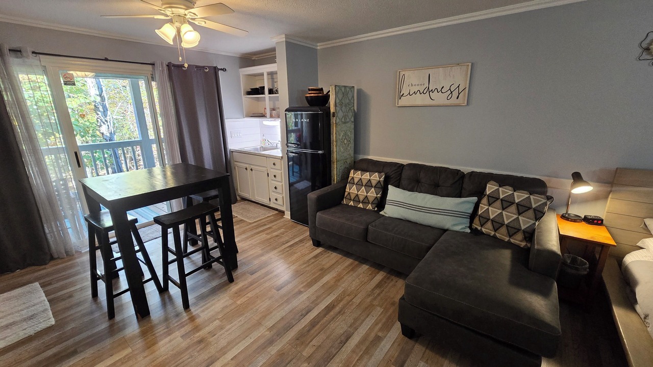 Photo of Livingroom in Fairfield Bay