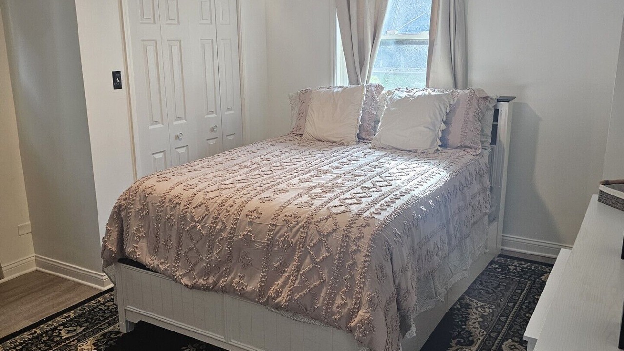 Photo of Bedroom in Calumet Heights