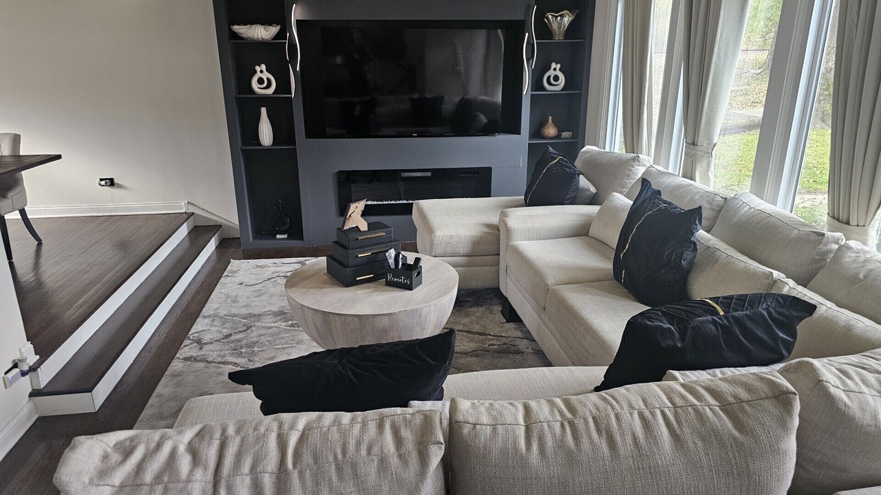 Photo of Livingroom in Calumet Heights