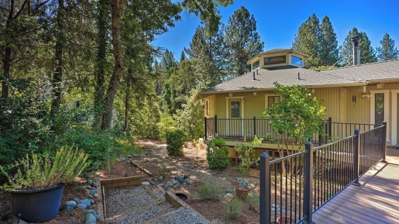 Photo of Others in Apple Hill