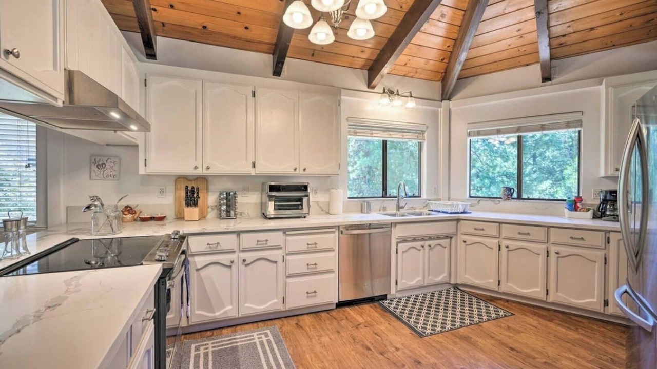 Photo of Others in Apple Hill