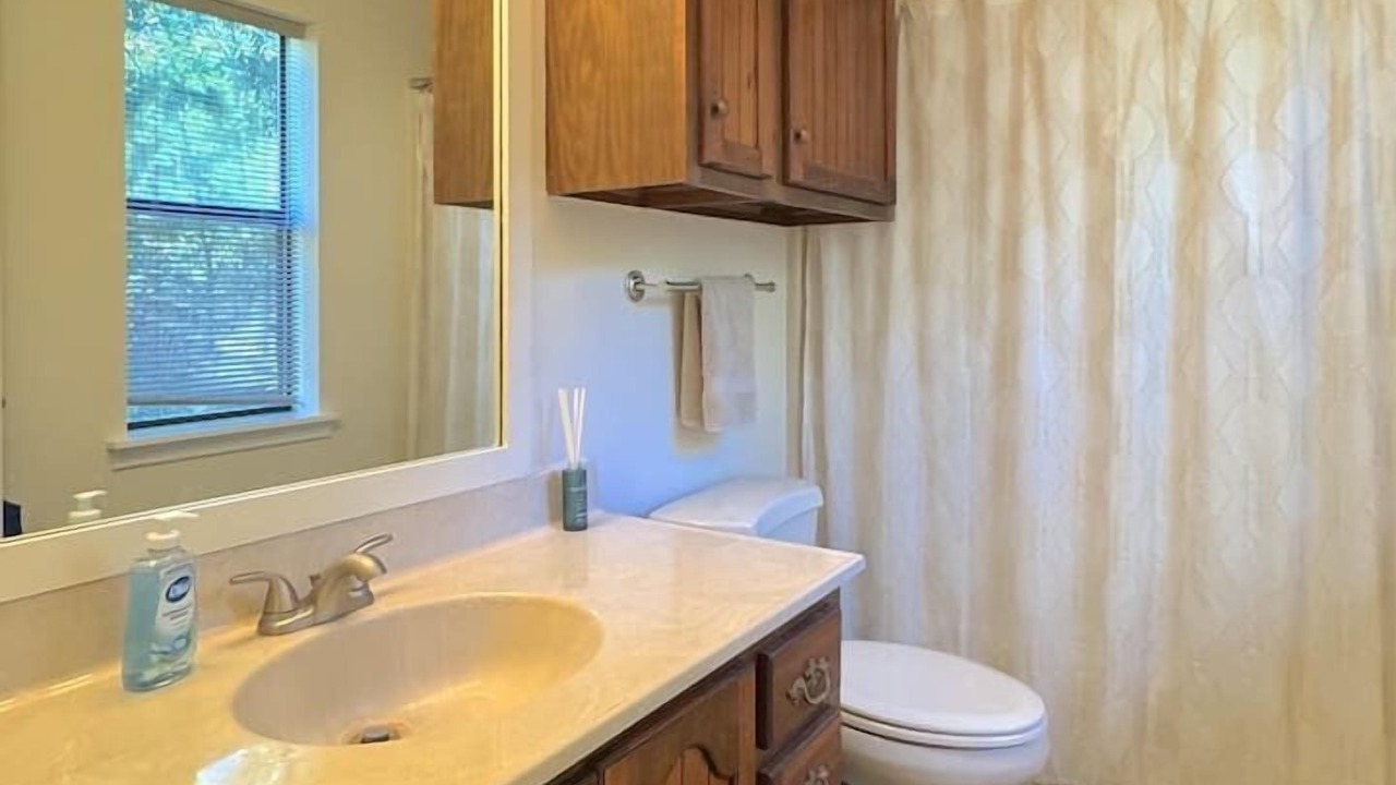 Photo of Bathroom in Holiday Island