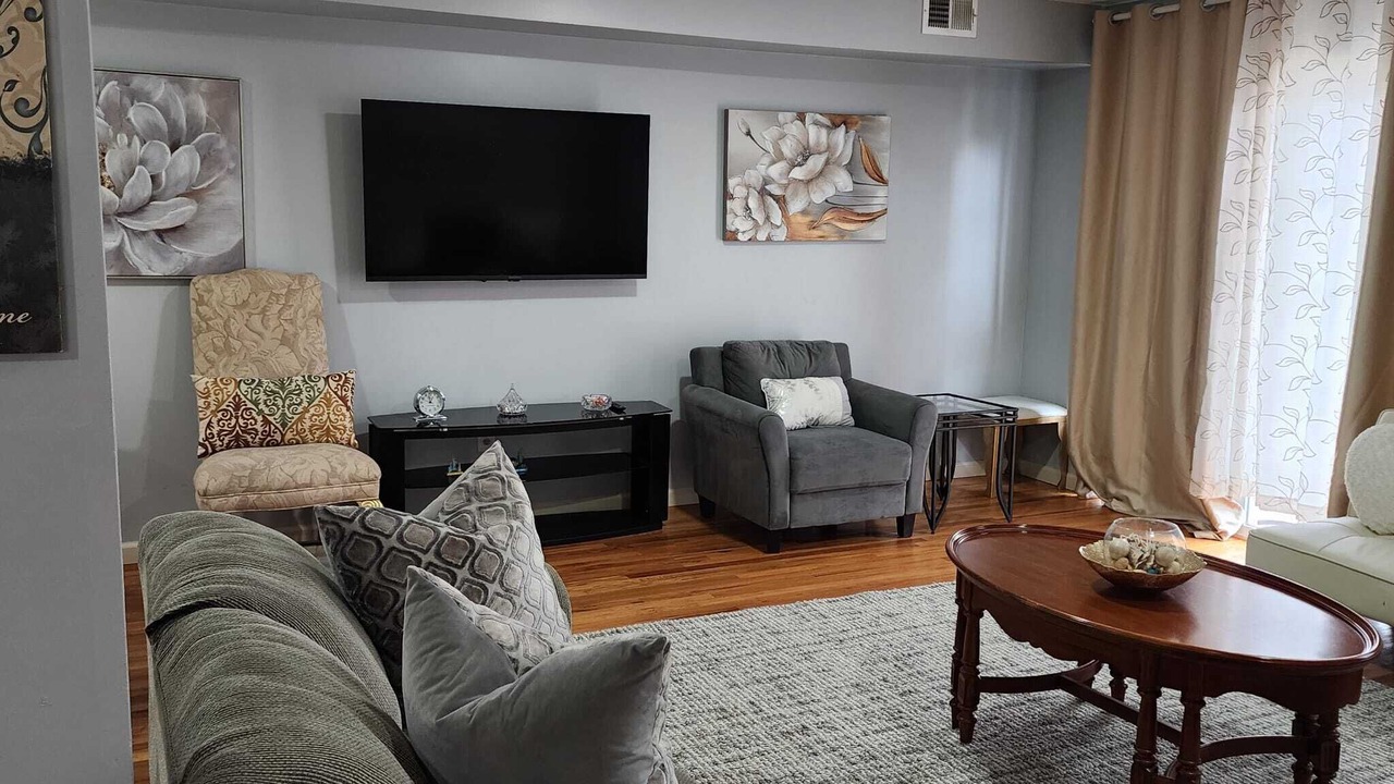 Photo of Livingroom in Newark