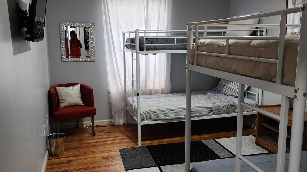 Photo of Bedroom in Newark