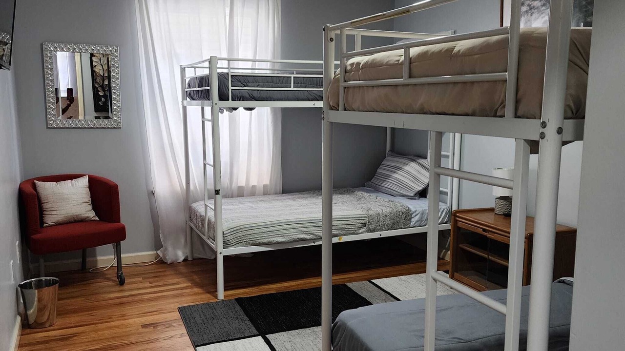 Photo of Bedroom in Newark