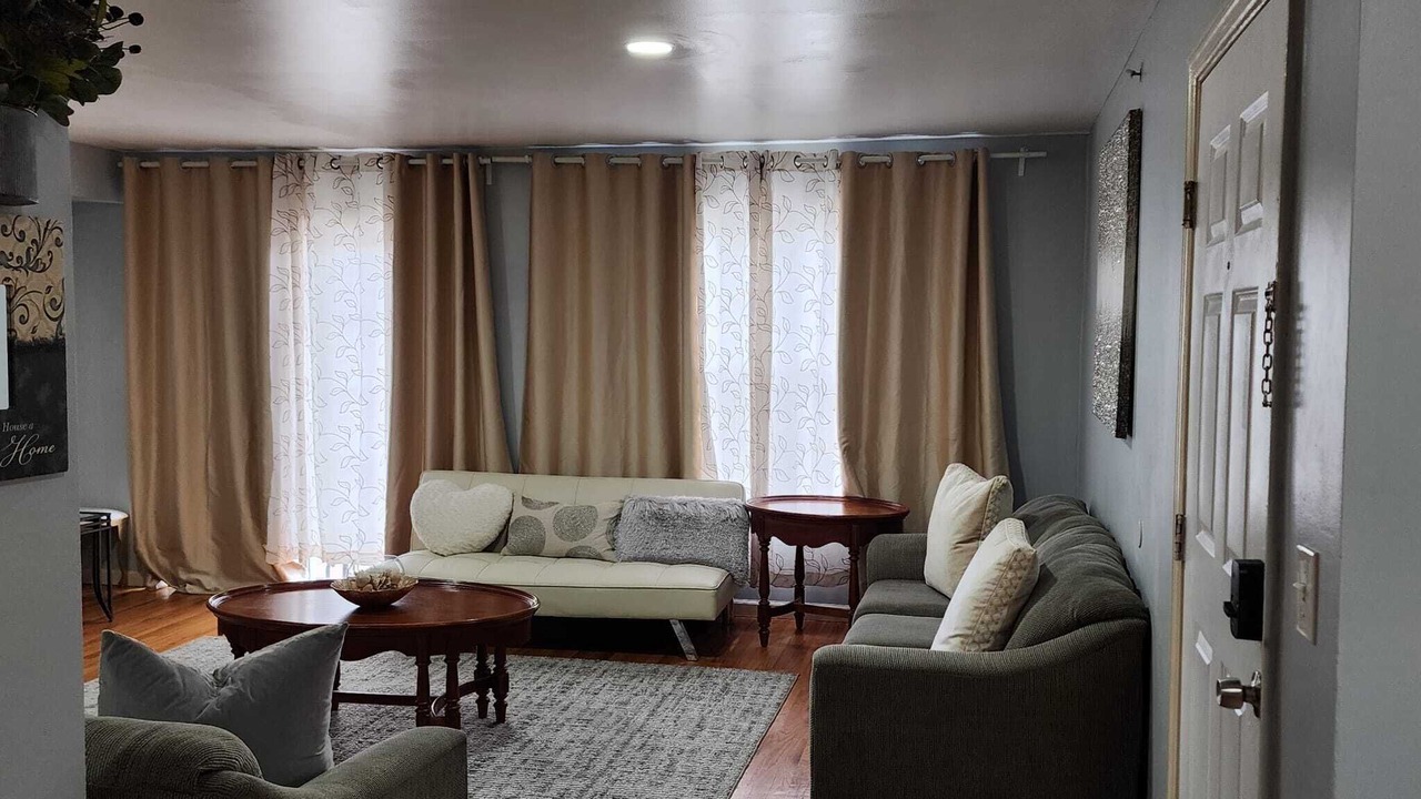 Photo of Livingroom in Newark