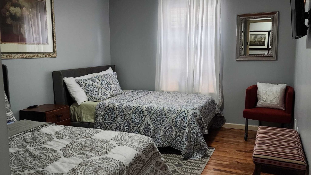 Photo of Bedroom in Newark