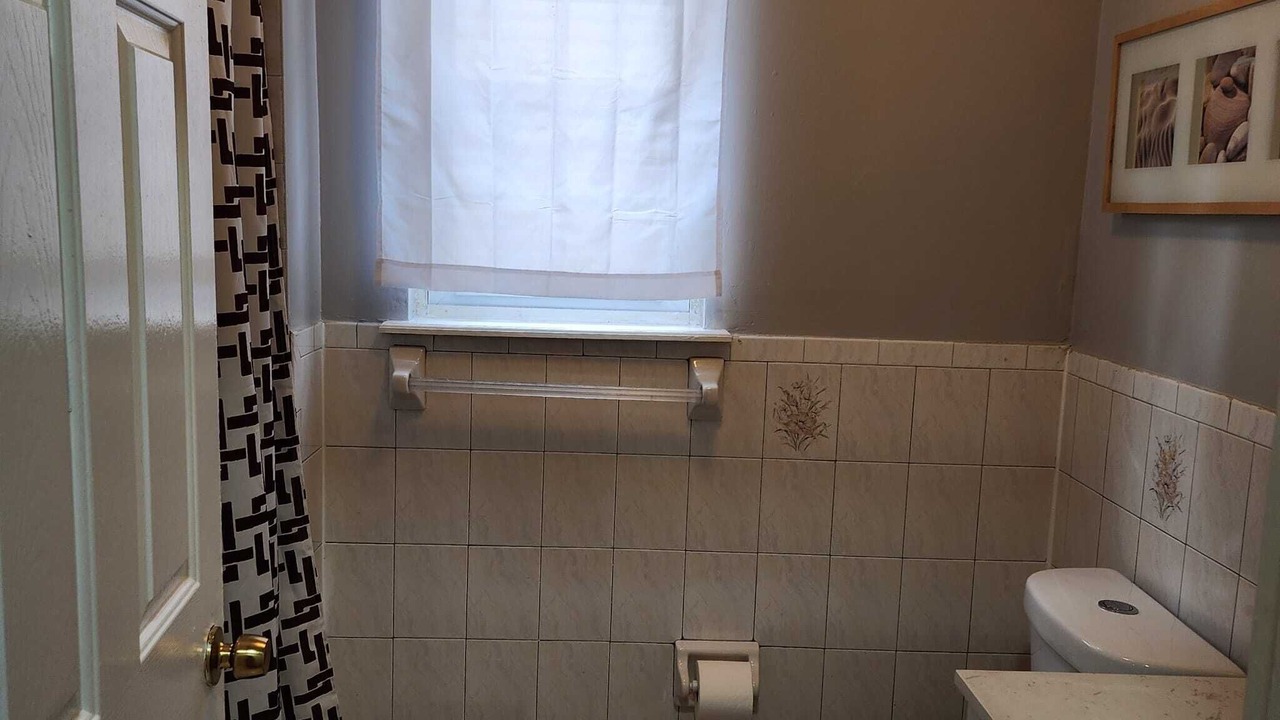 Photo of Bathroom in Newark